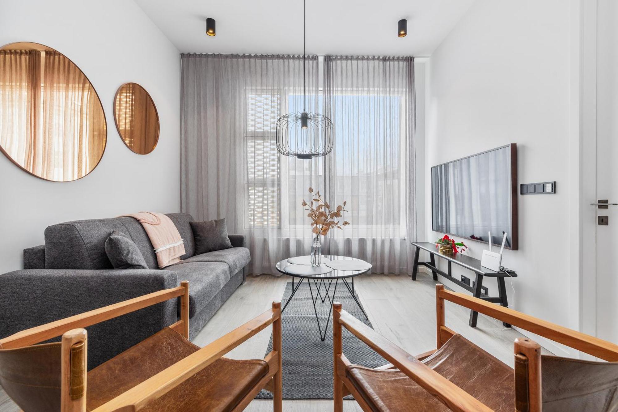 Vibrant Hafnatorg I Spacious Property With Expansive Garage Reykjavík Esterno foto